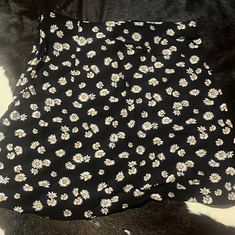 Hollister Skirt - NWT - Size Small